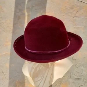 Vintage 1970s Designer Eileen Carson Hat Burgundy Velvet Bowler Cloche Throwback With This Ring: August 05, 2016 main image 3